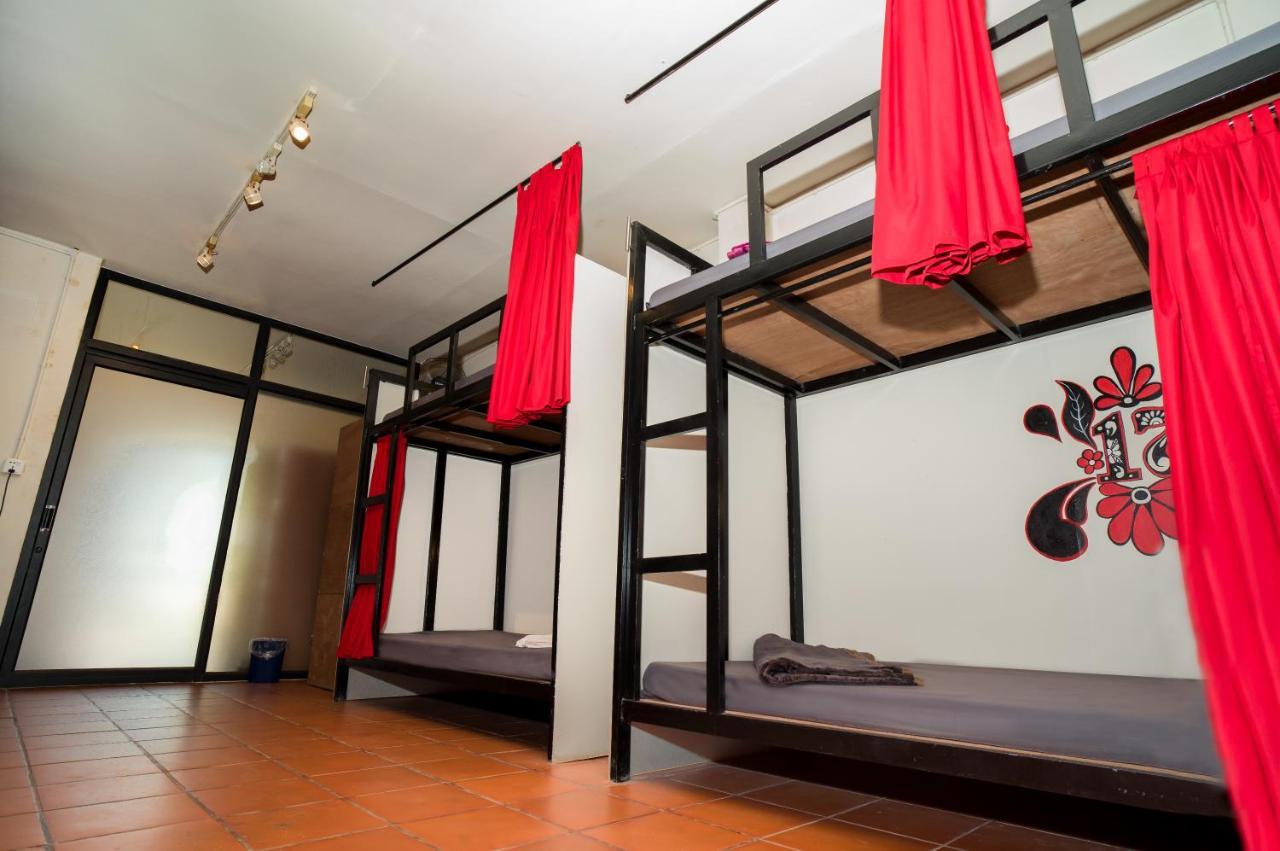 Pomme Brewhouse Hostel Siem Reap Exterior photo